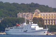 Port agent MV Monet